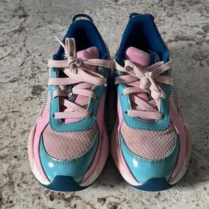 Puma sneakers - Girls size 2.5